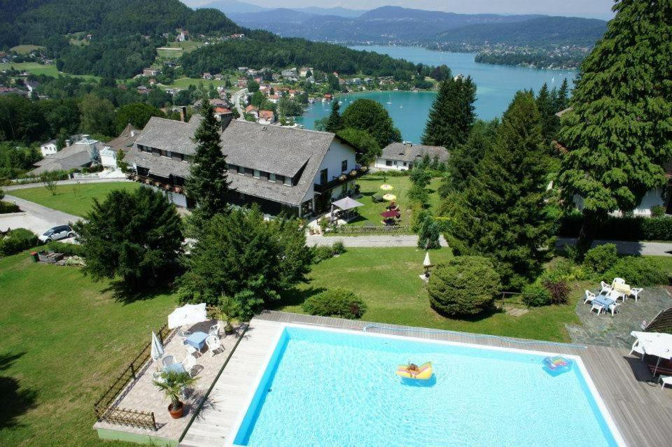 Hotel Garni Haus Am Wald Reifnitz Buitenkant foto