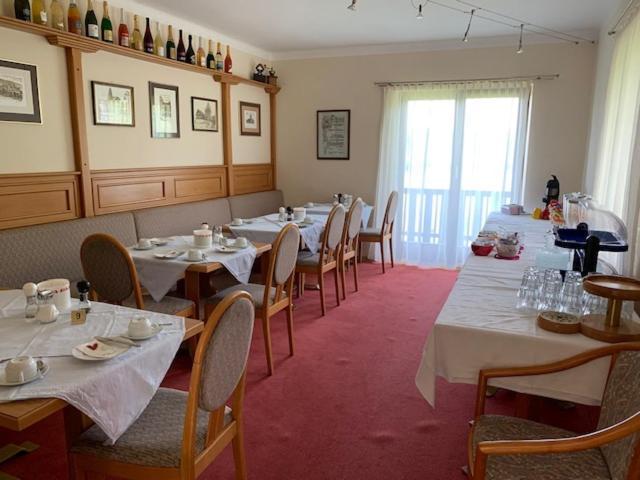 Hotel Garni Haus Am Wald Reifnitz Buitenkant foto
