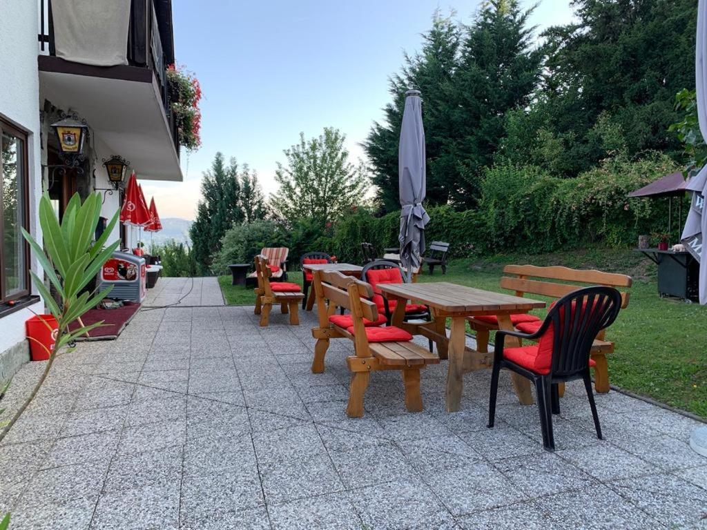 Hotel Garni Haus Am Wald Reifnitz Buitenkant foto