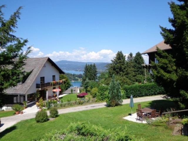 Hotel Garni Haus Am Wald Reifnitz Buitenkant foto