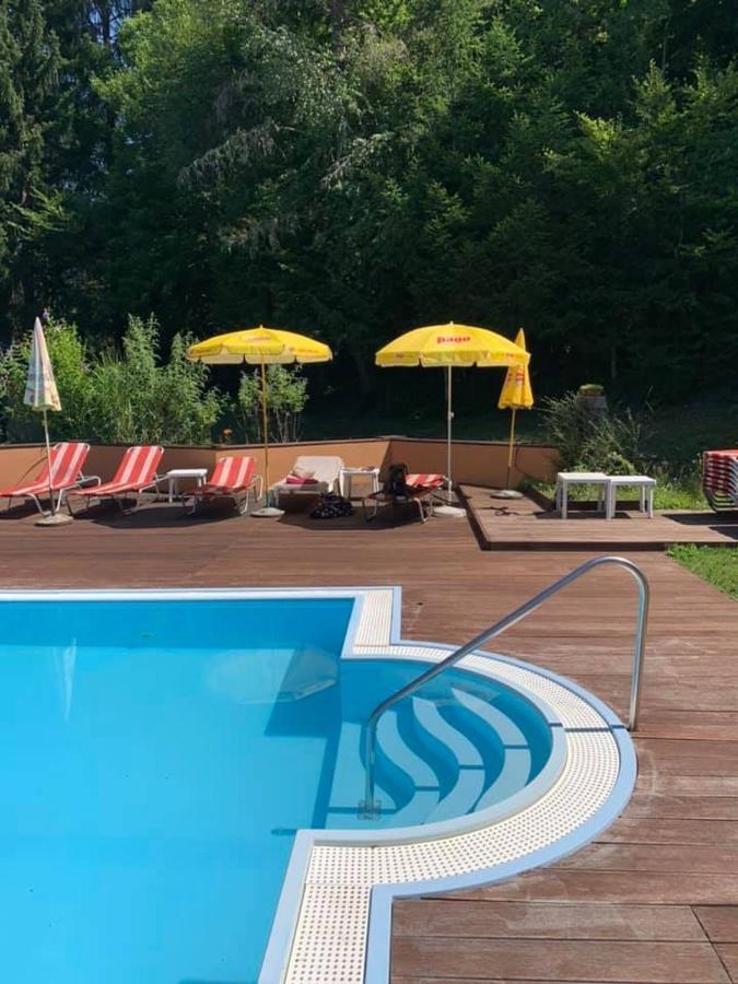 Hotel Garni Haus Am Wald Reifnitz Buitenkant foto